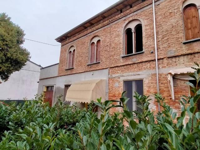 Villa in vendita a Gualtieri RE