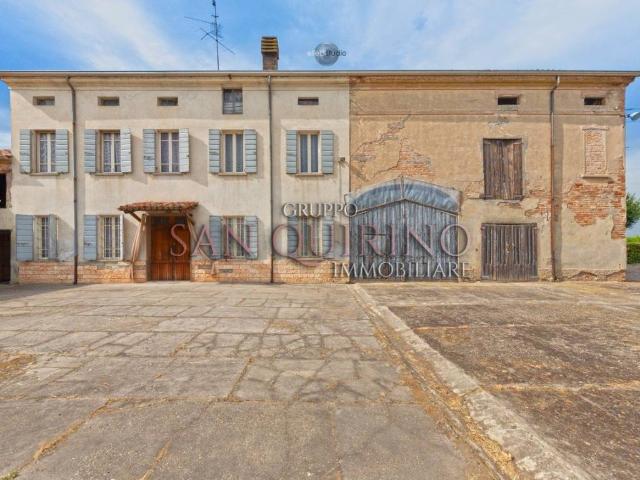 Villa in vendita a Gualtieri RE