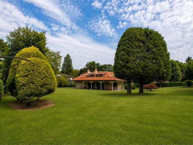 Villa in vendita a Guanzate CO