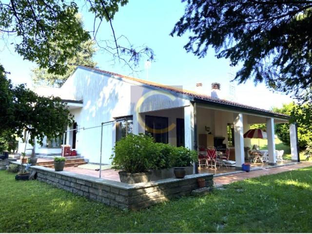 Villa in vendita a Guanzate CO