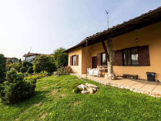 Villa in vendita a Guanzate CO