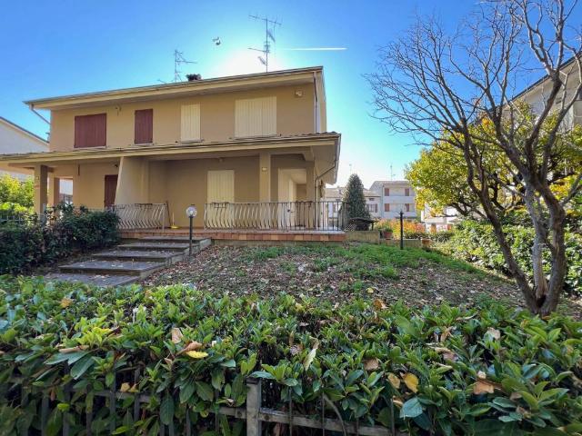 Villa in vendita a Guastalla RE