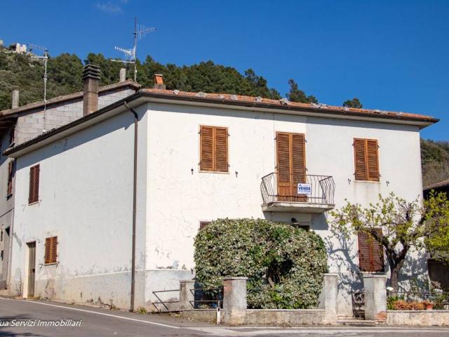 Villa in vendita a Guardea TR