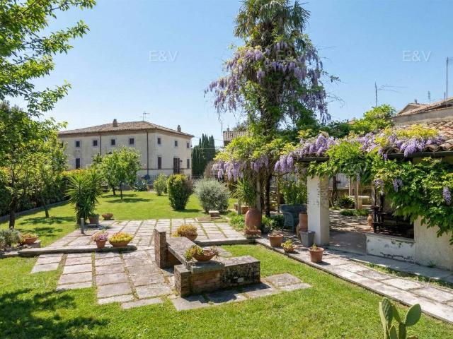 Villa in vendita a Guardea TR