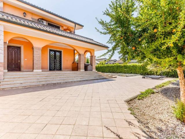 Villa in vendita a Guidonia Montecelio RM