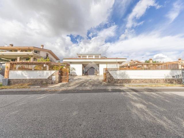 Villa in vendita a Guidonia Montecelio RM