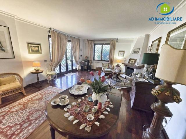 Villa in vendita a Guidonia Montecelio RM