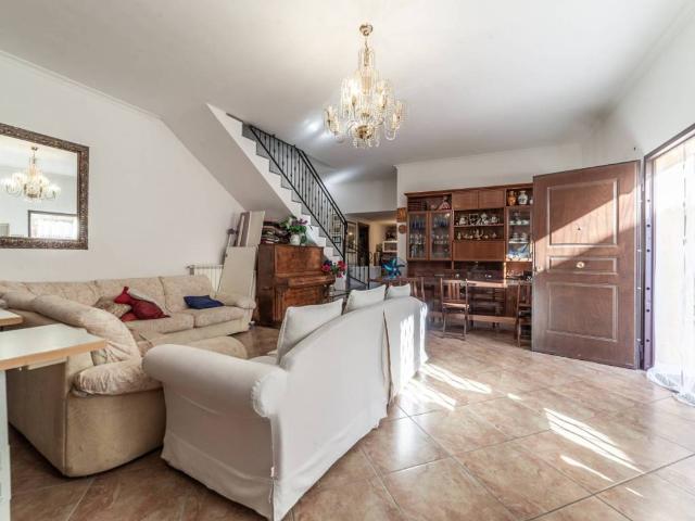 Villa in vendita a Guidonia Montecelio RM
