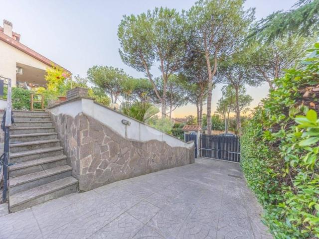 Villa in vendita a Guidonia Montecelio RM