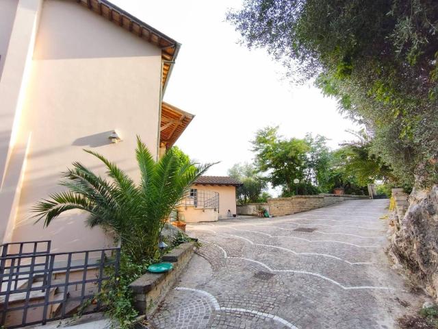 Villa in vendita a Guidonia Montecelio RM