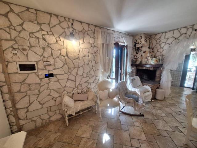 Villa in vendita a Guidonia Montecelio RM