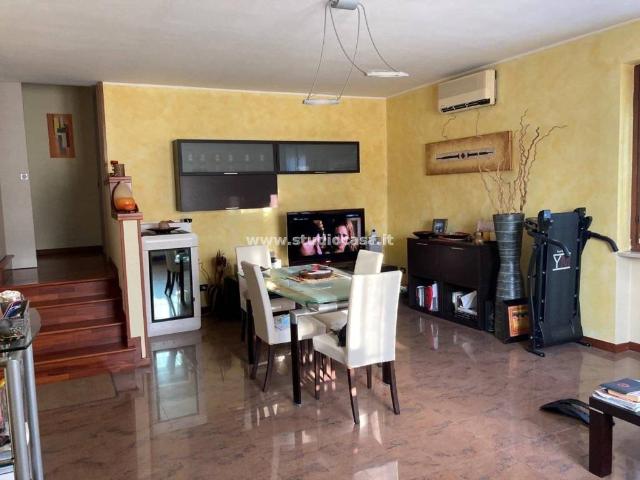 Villa in vendita a Dovera CR
