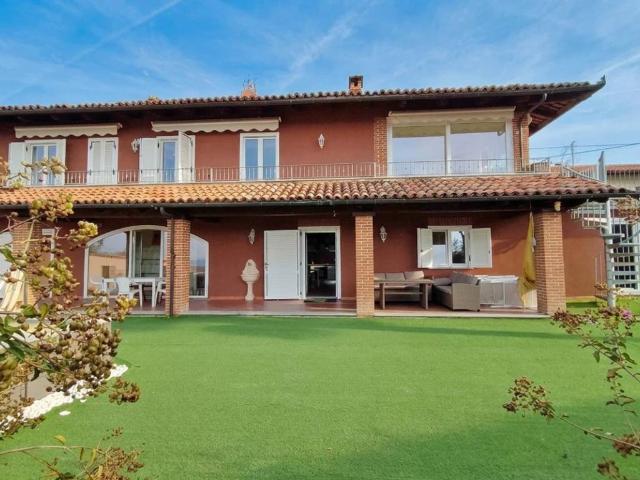 Villa in vendita a Dogliani CN