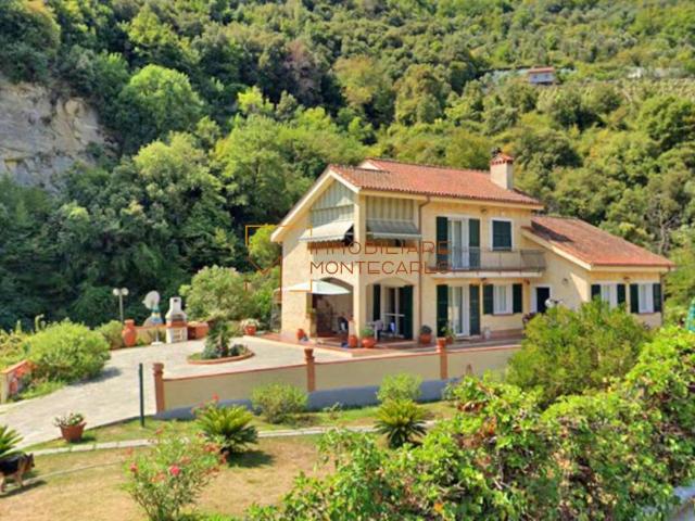 Villa in vendita a Dolceacqua IM