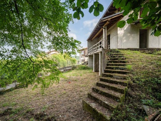 Villa in vendita a Dolzago LC