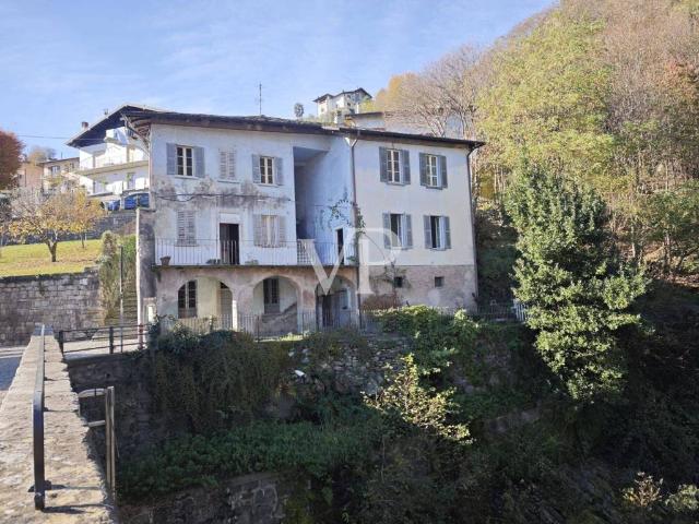 Villa in vendita a Domaso CO