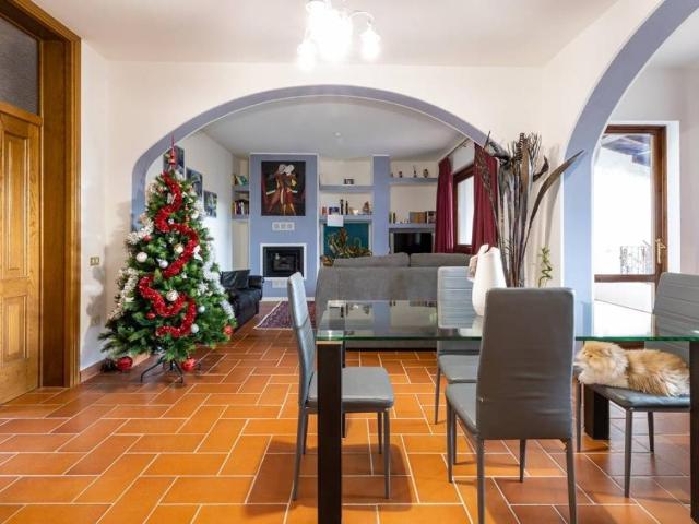 Villa in vendita a Domaso CO