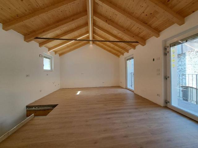 Villa in vendita a Domaso CO