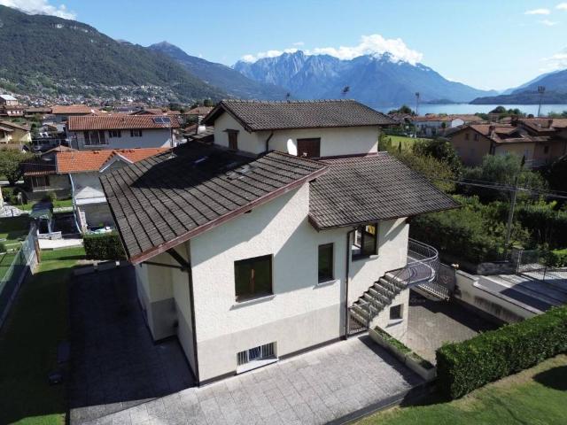 Villa in vendita a Dongo CO