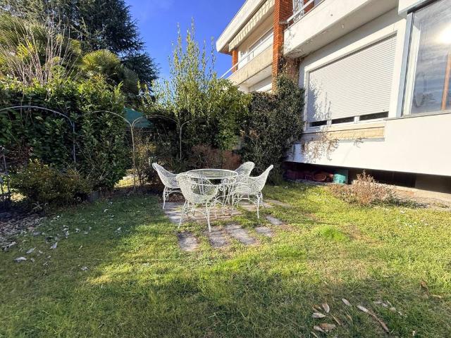 Villa in vendita a Dormelletto NO