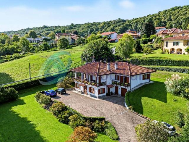 Villa in vendita a Dormelletto NO