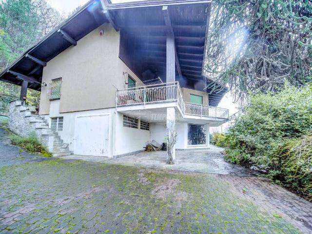 Villa in vendita a Dormelletto NO