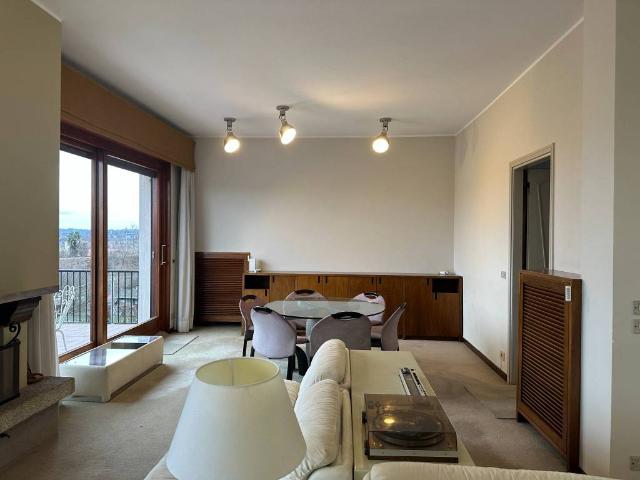 Villa in vendita a Dormelletto NO