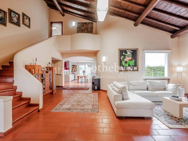 Villa in vendita a Dormelletto NO