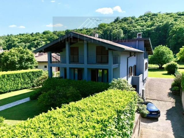 Villa in vendita a Dormelletto NO