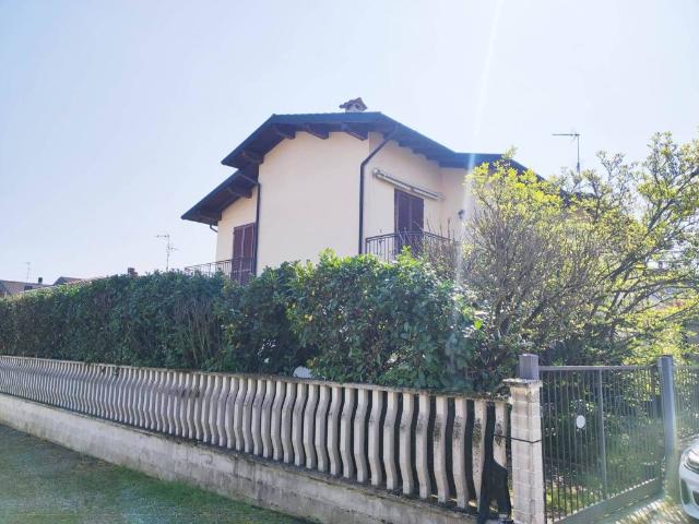 Villa in vendita a Dorno PV