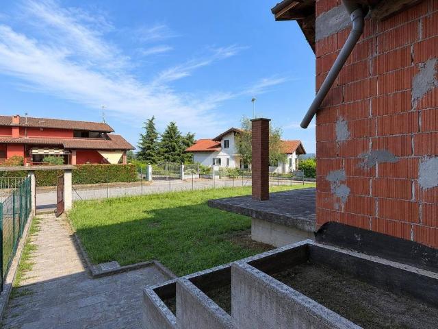 Villa in vendita a Dorzano BI