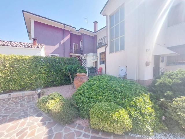Villa in vendita a Dosolo MN