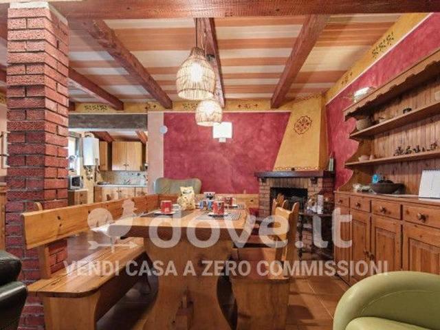 Villa in vendita a Dossena