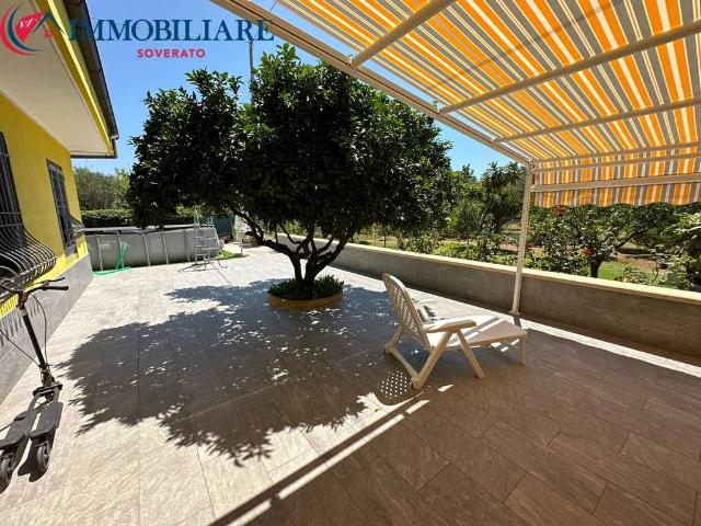 Villa in vendita a Davoli CZ