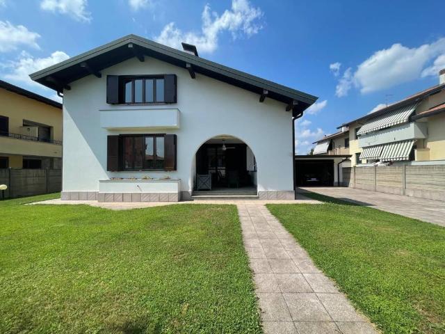 Villa in vendita a Dairago MI
