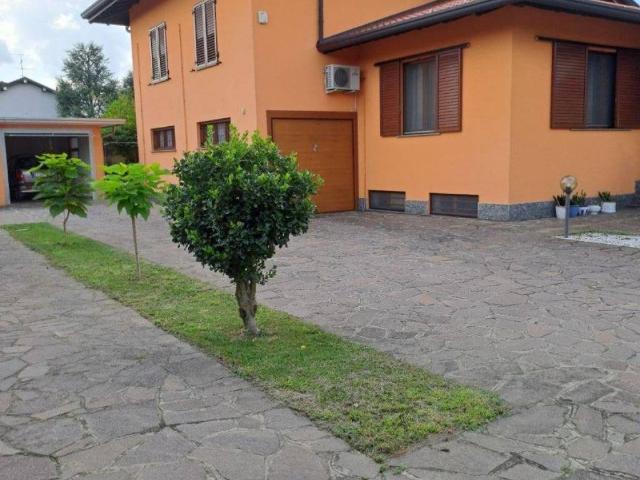 Villa in vendita a Dairago MI