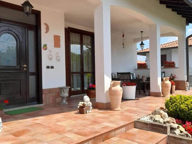 Villa in vendita a Dairago MI