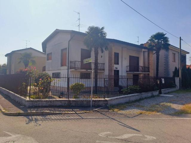 Villa in vendita a Dairago MI