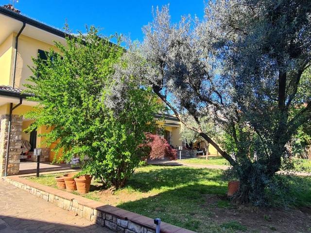 Villa in vendita a Dairago MI
