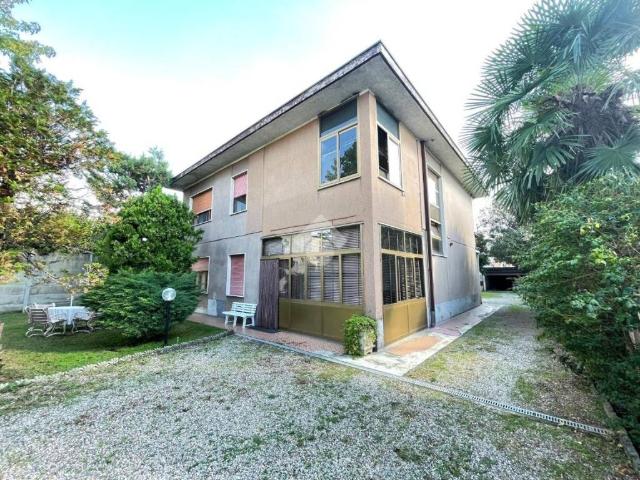 Villa in vendita a Dairago MI