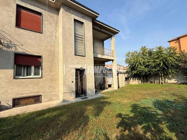 Villa in vendita a Dairago MI