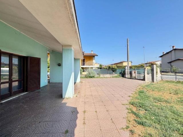 Villa in vendita a Dello BS