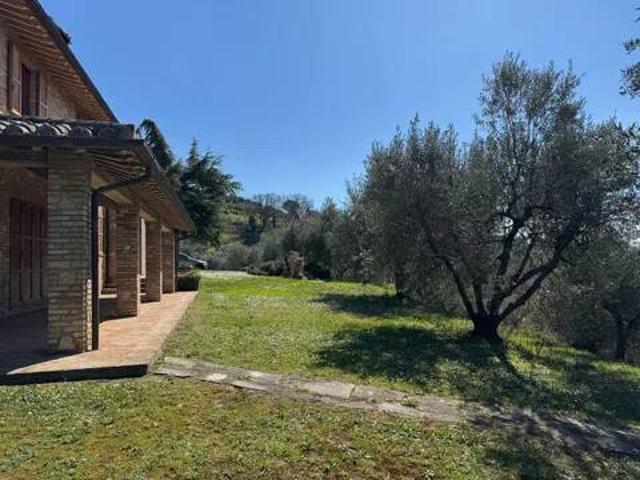 Villa in vendita a Deruta PG