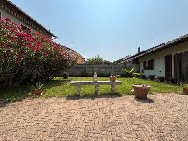 Villa in vendita a Desana VC
