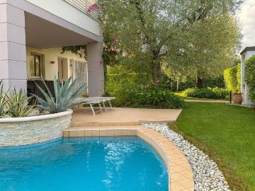 Villa in vendita a Desenzano del Garda BS
