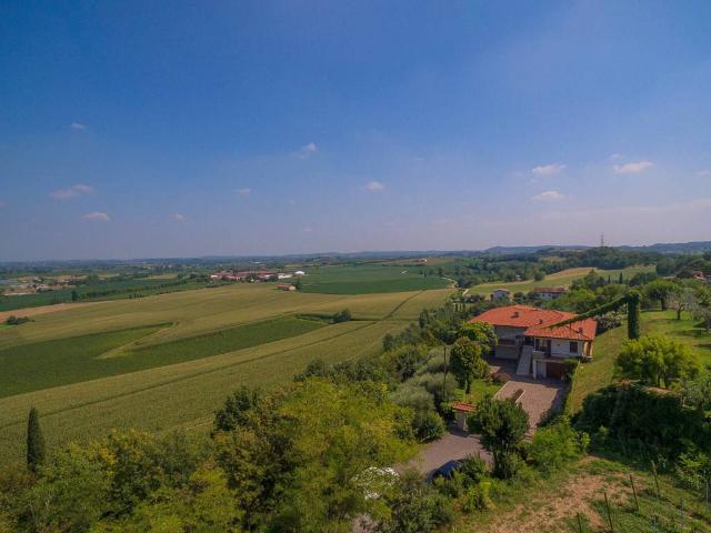 Villa in vendita a Lonato del Garda BS