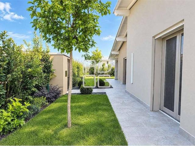 Villa in vendita a Desenzano del Garda BS