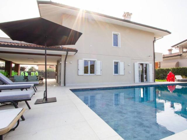 Villa in vendita a Desenzano del Garda BS