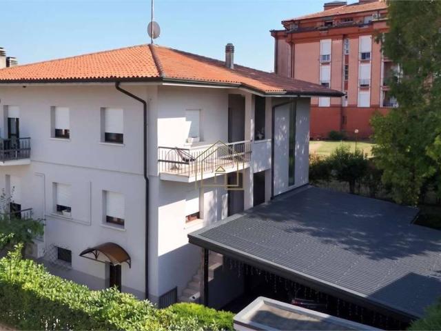 Villa in vendita a Desenzano del Garda BS