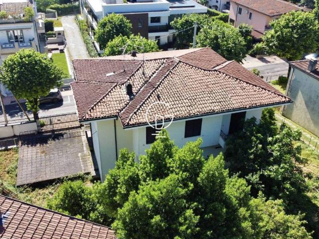 Villa in vendita a Desenzano del Garda BS